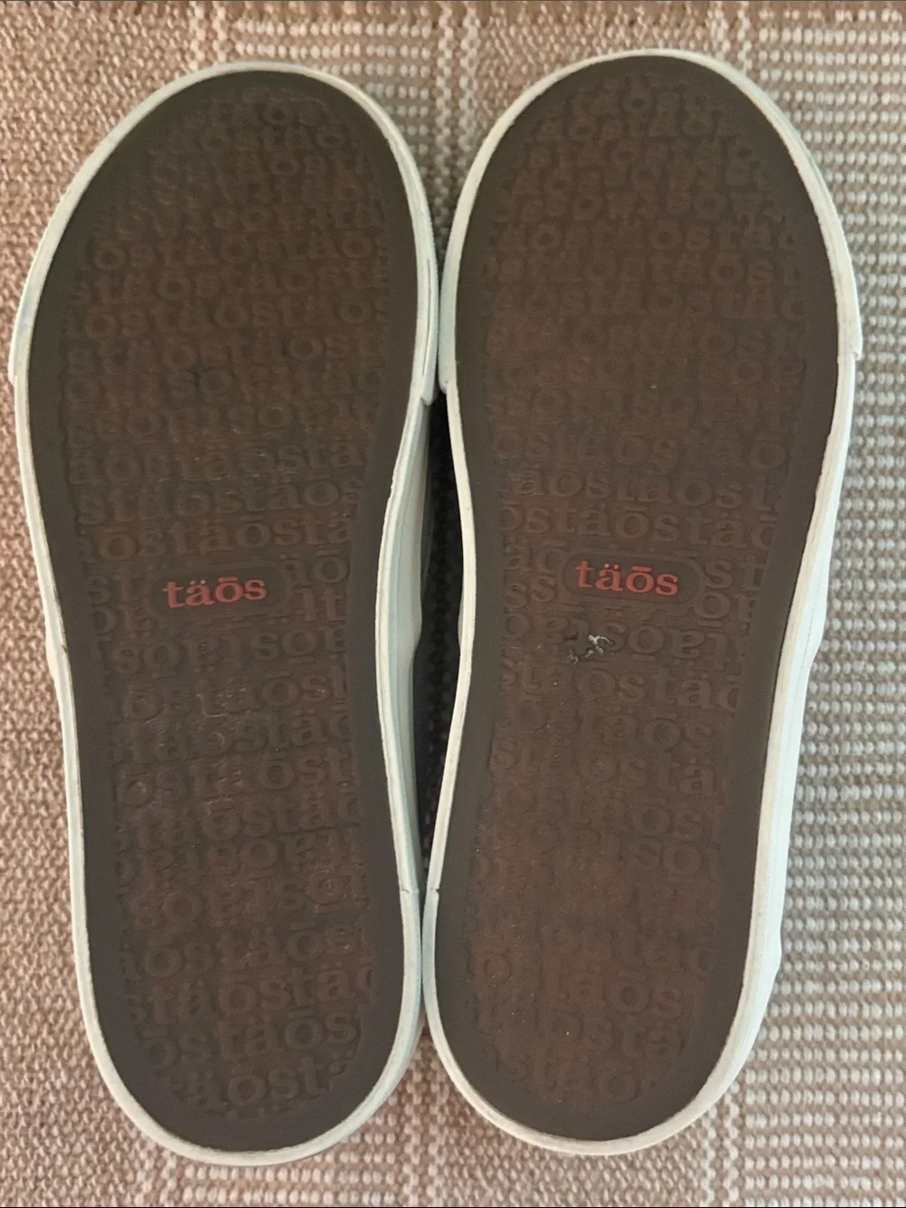 Taos Women’s Light Gray Wash Canvas Rubber “Soul” Slip-On Sneakers. Size-9